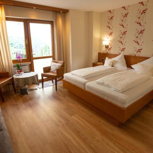 Hotel Zehnthof Юрциґ Екстер'єр фото
