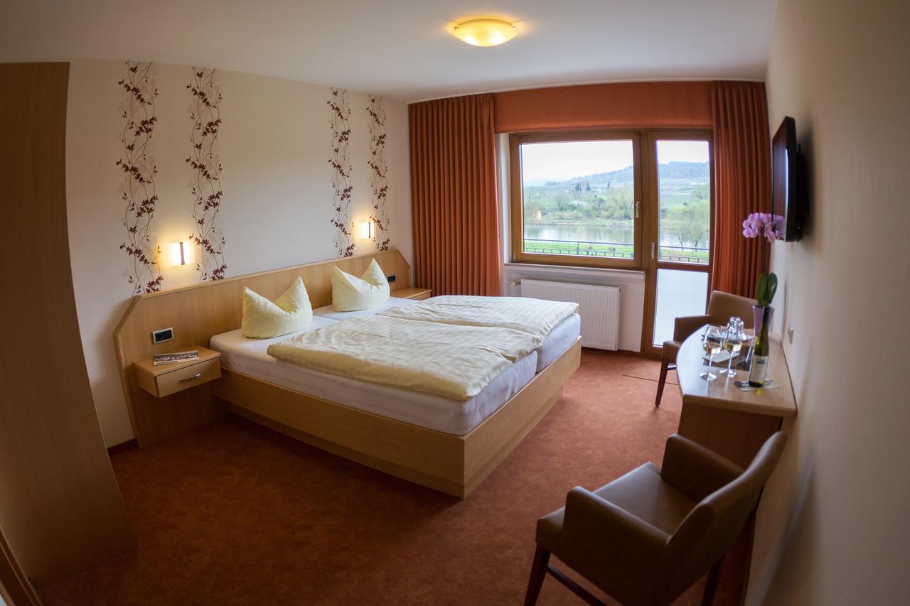 Hotel Zehnthof Юрциґ Екстер'єр фото