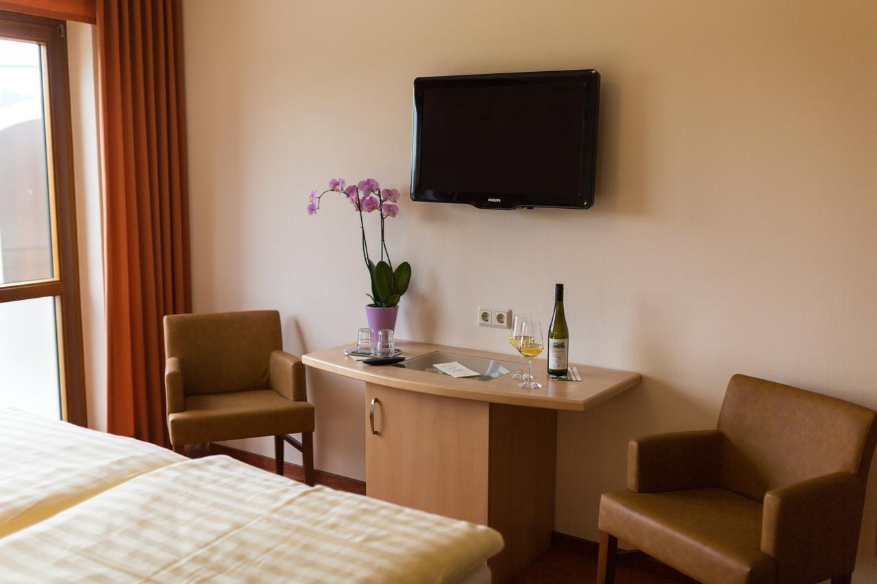 Hotel Zehnthof Юрциґ Екстер'єр фото
