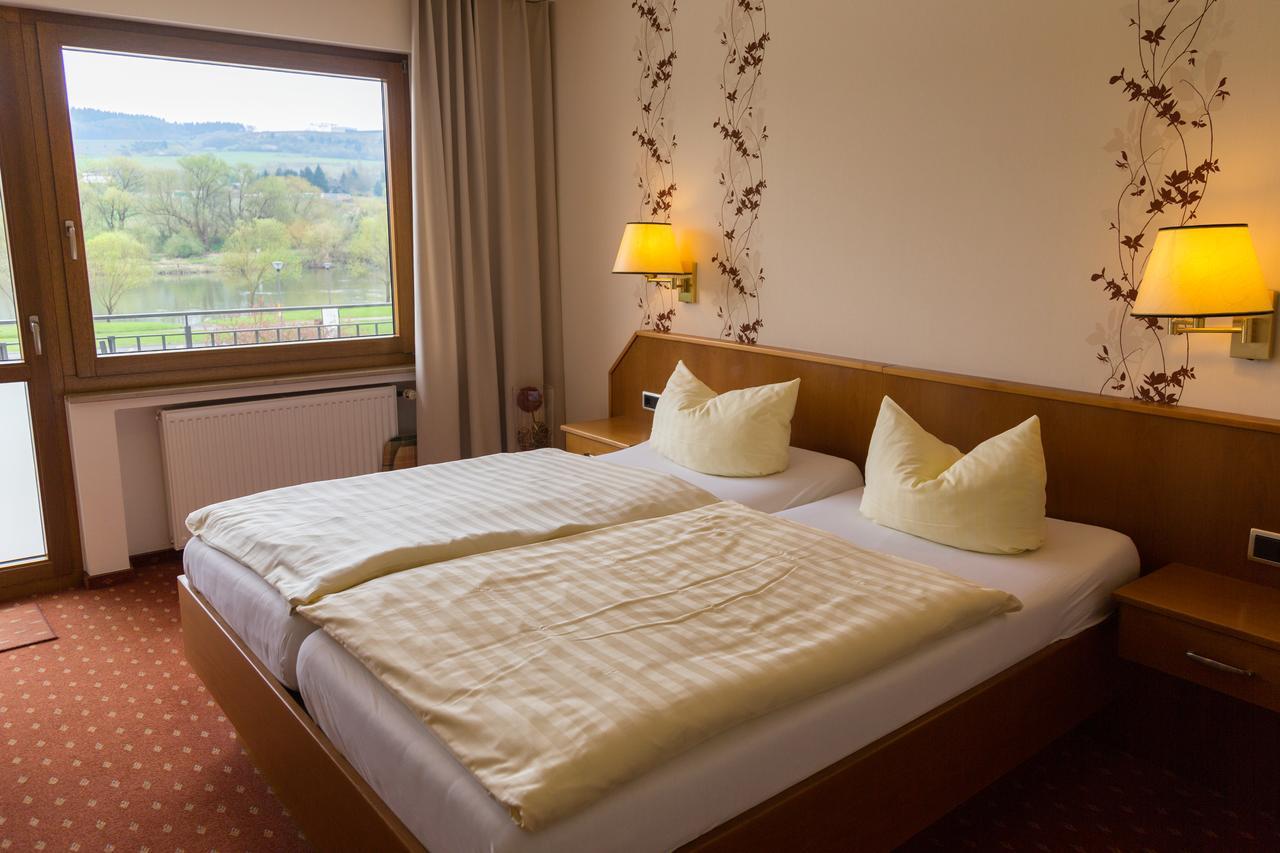 Hotel Zehnthof Юрциґ Екстер'єр фото