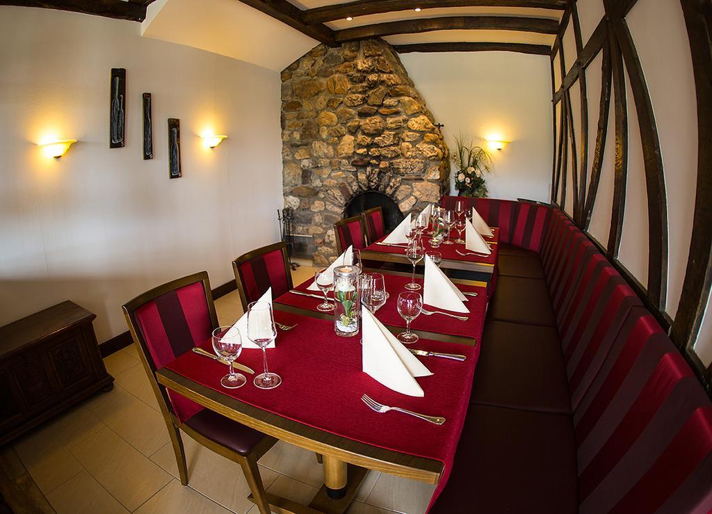 Hotel Zehnthof Юрциґ Екстер'єр фото
