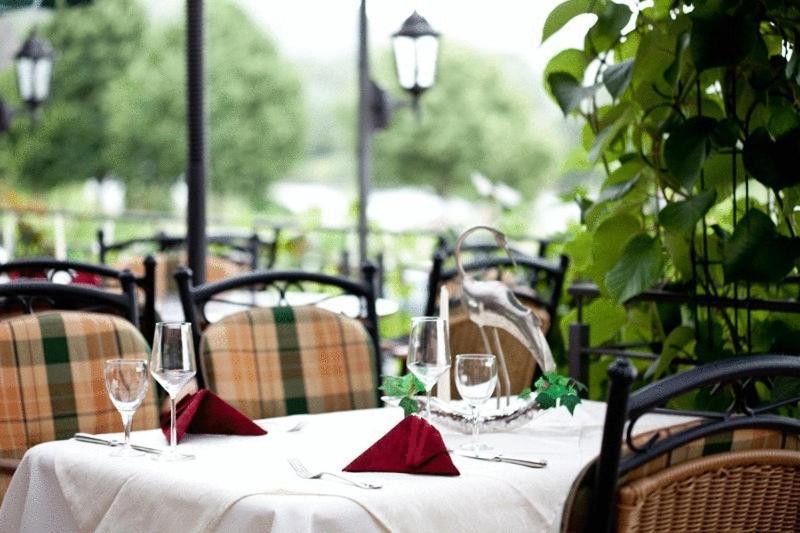 Hotel Zehnthof Юрциґ Екстер'єр фото